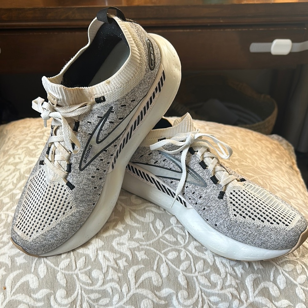 Brooks Gray and White Running Shoes